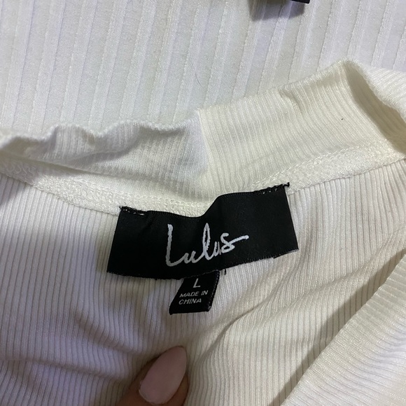 Tops - Picture 9 of 10